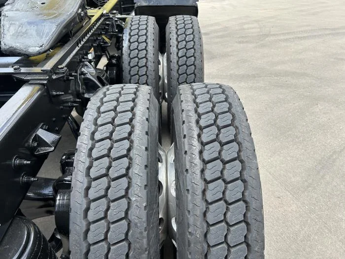2021 Peterbilt 579 in Houston, TX — photo 12