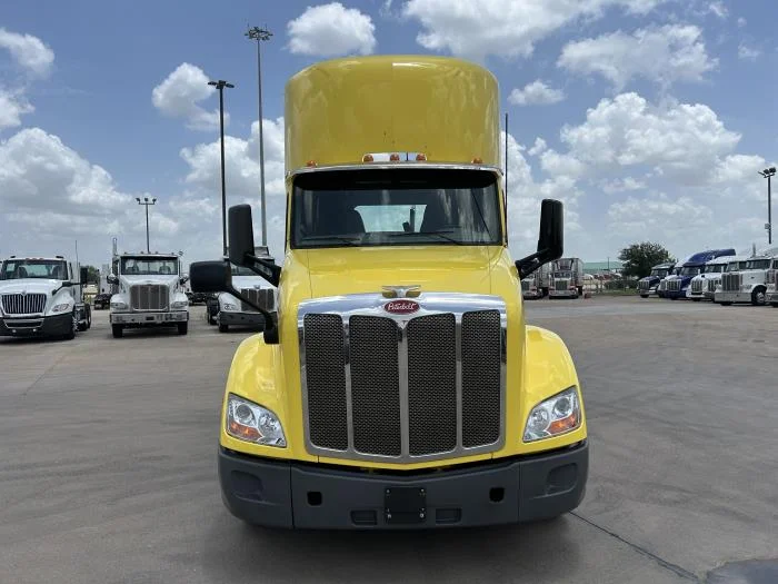 2021 Peterbilt 579 in Houston, TX — photo 9