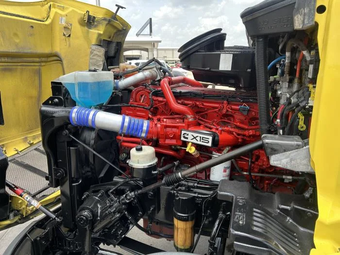 2021 Peterbilt 579 in Houston, TX — photo 18