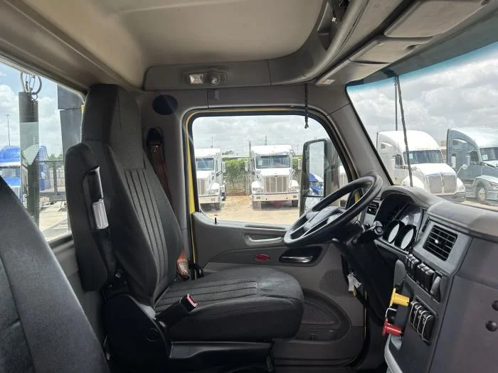 2021 Peterbilt 579 in Houston, TX — photo 24