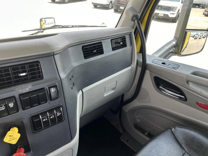 2021 Peterbilt 579 in Houston, TX — photo 29