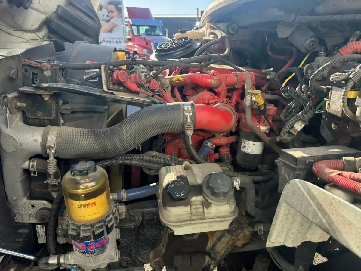 2017 Freightliner M2 106 - image 2