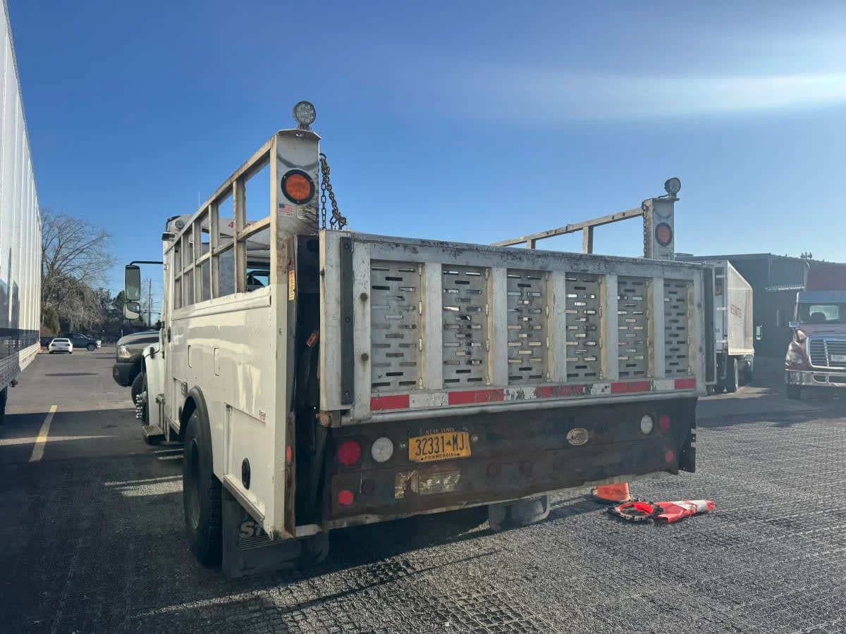 2017 Freightliner M2 106 - image 5