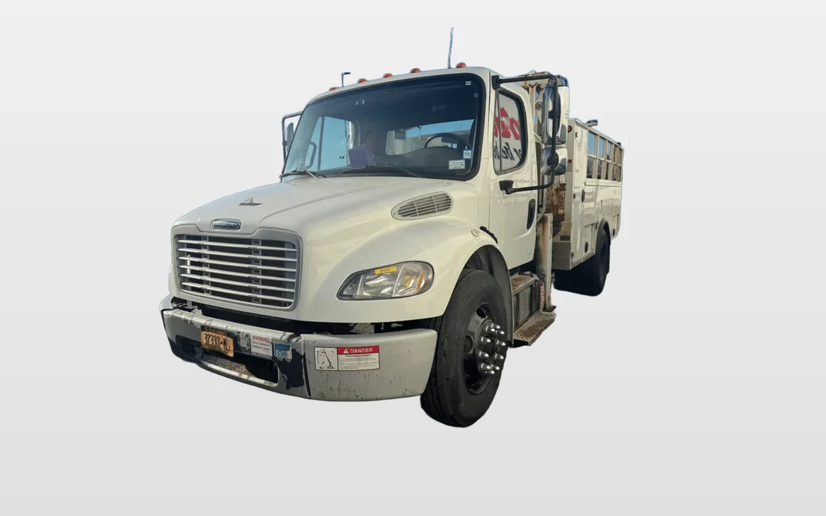 2017 Freightliner M2 106 - image 1
