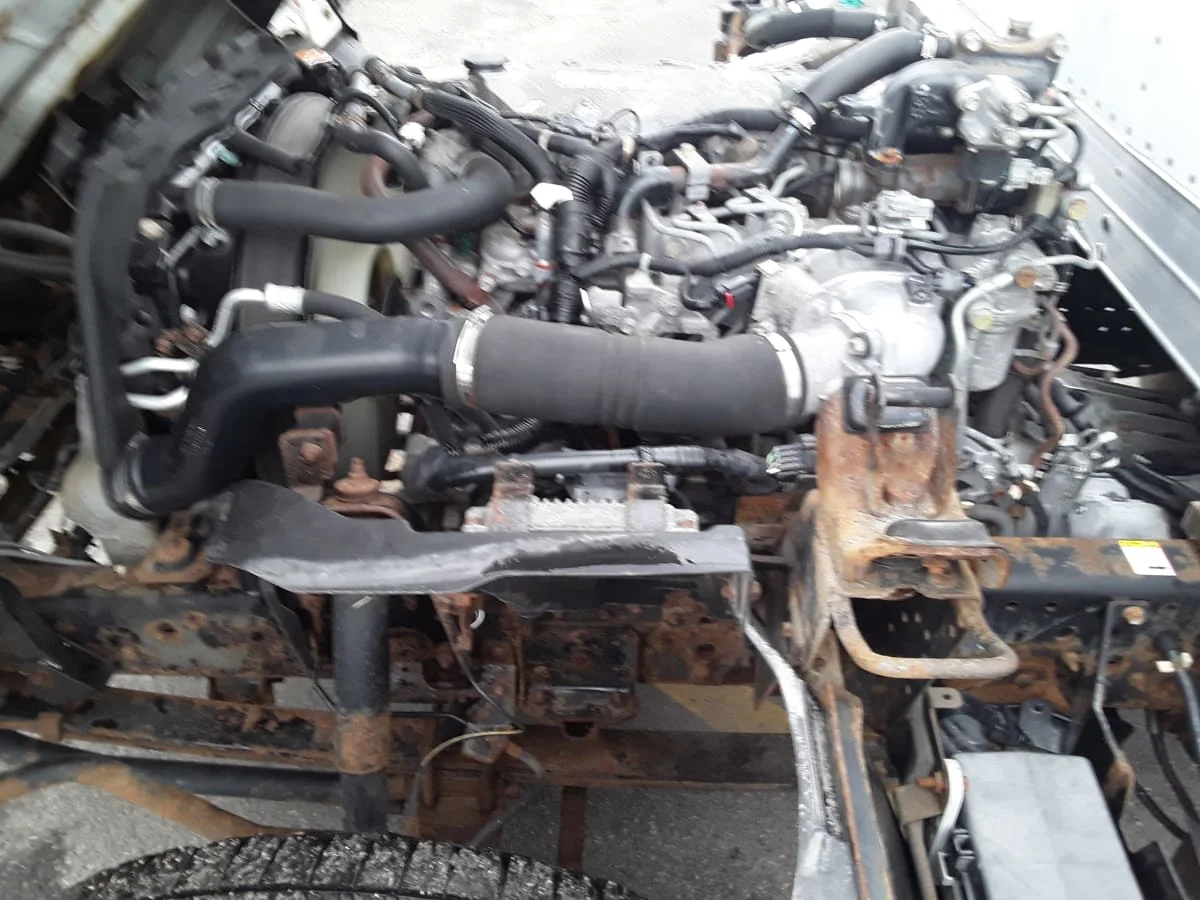 2019 Isuzu NPR - image 9