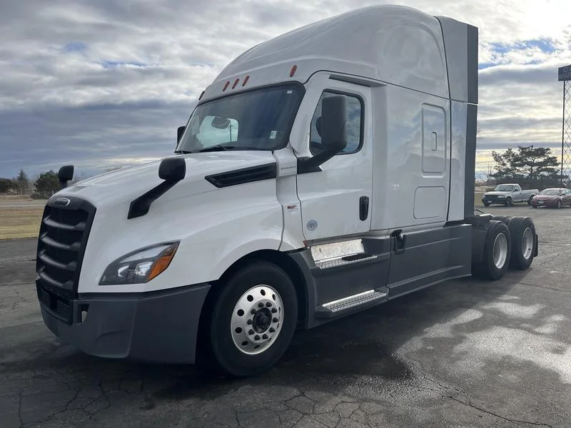 2023 Freightliner Cascadia in Elk River