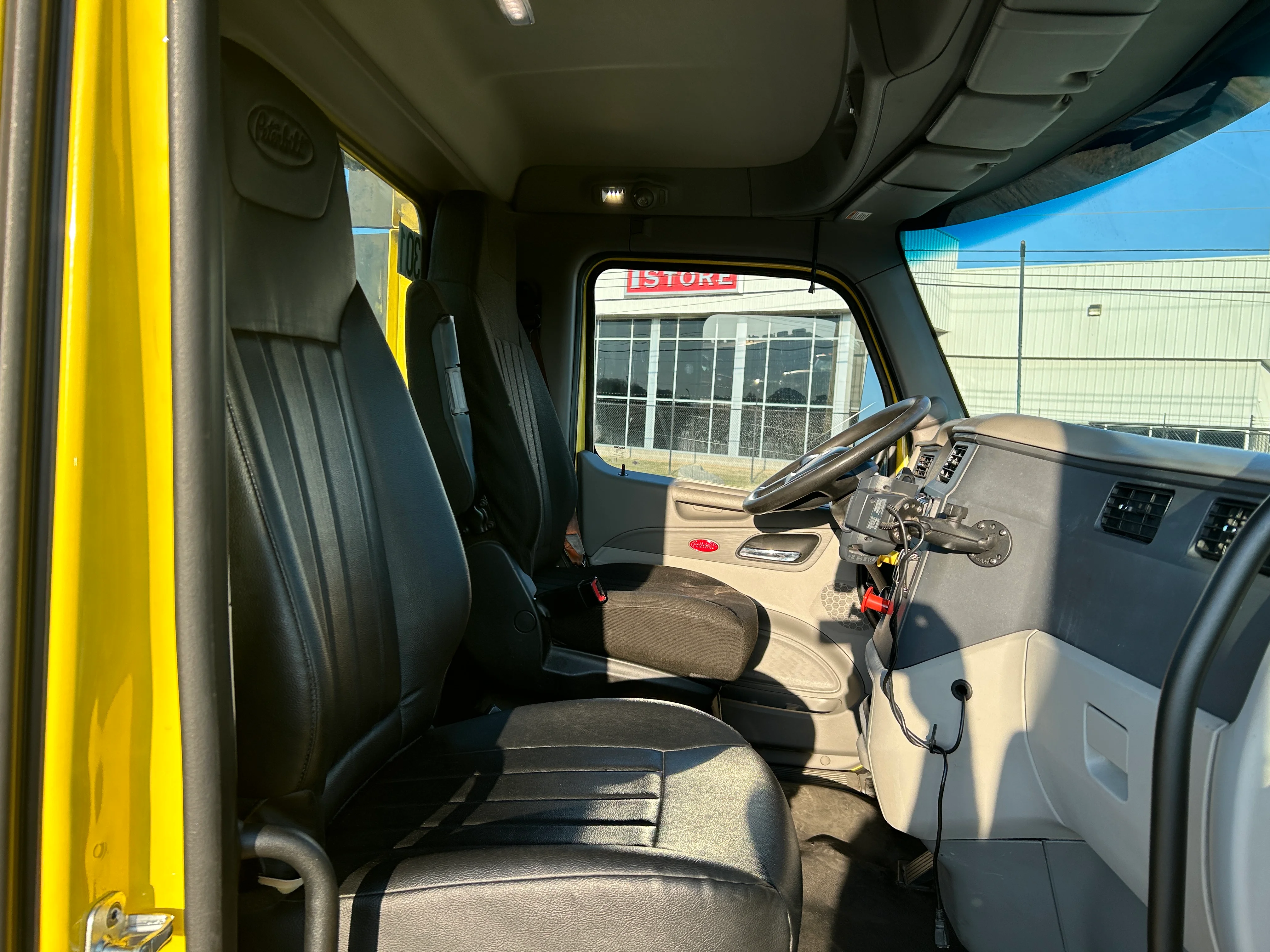 2021 Peterbilt 579 in Chesapeake, VA — photo 5