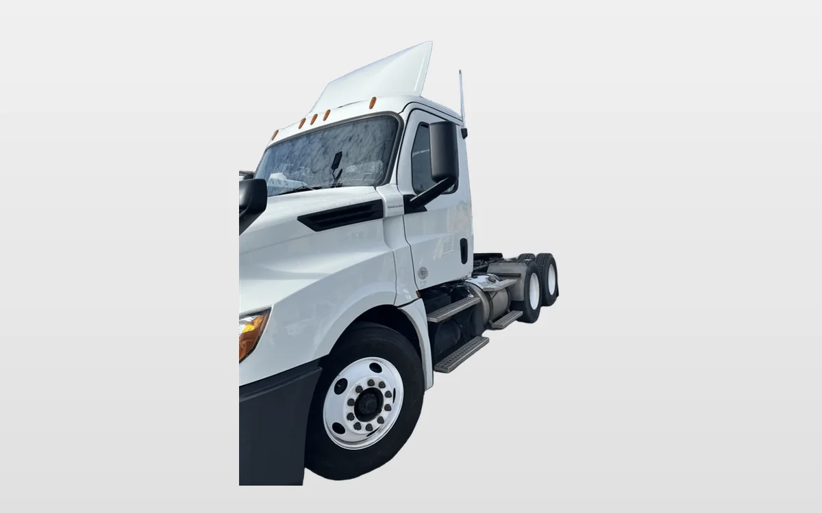 2019 Freightliner - image 1