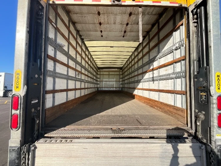 2020 Freightliner M2 106 - image 8