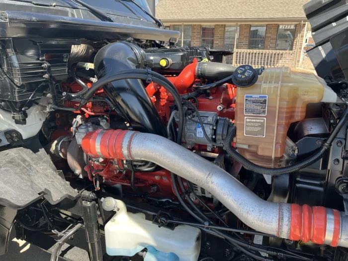 2022 International LT — photo 8