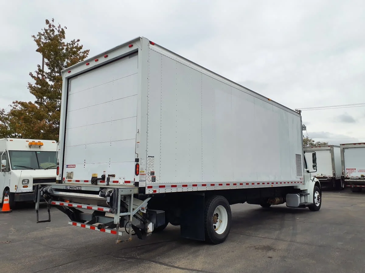 2019 Freightliner M2 106 in Bolingbrook, IL — photo 4