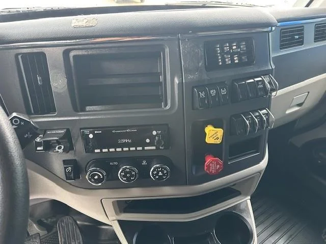 2024 Peterbilt 579 - image 6