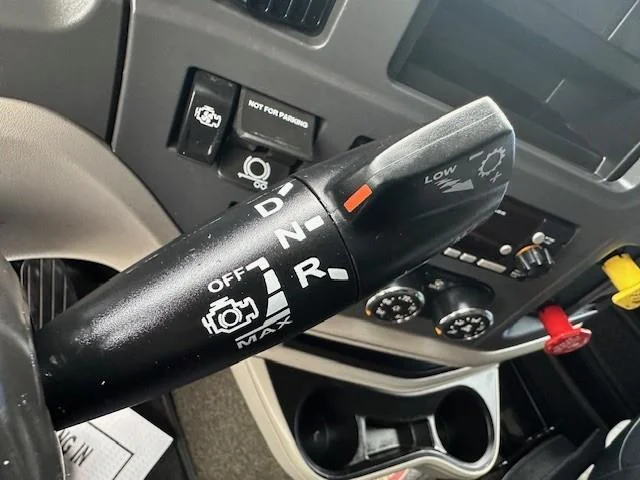 2024 Peterbilt 579 - image 9