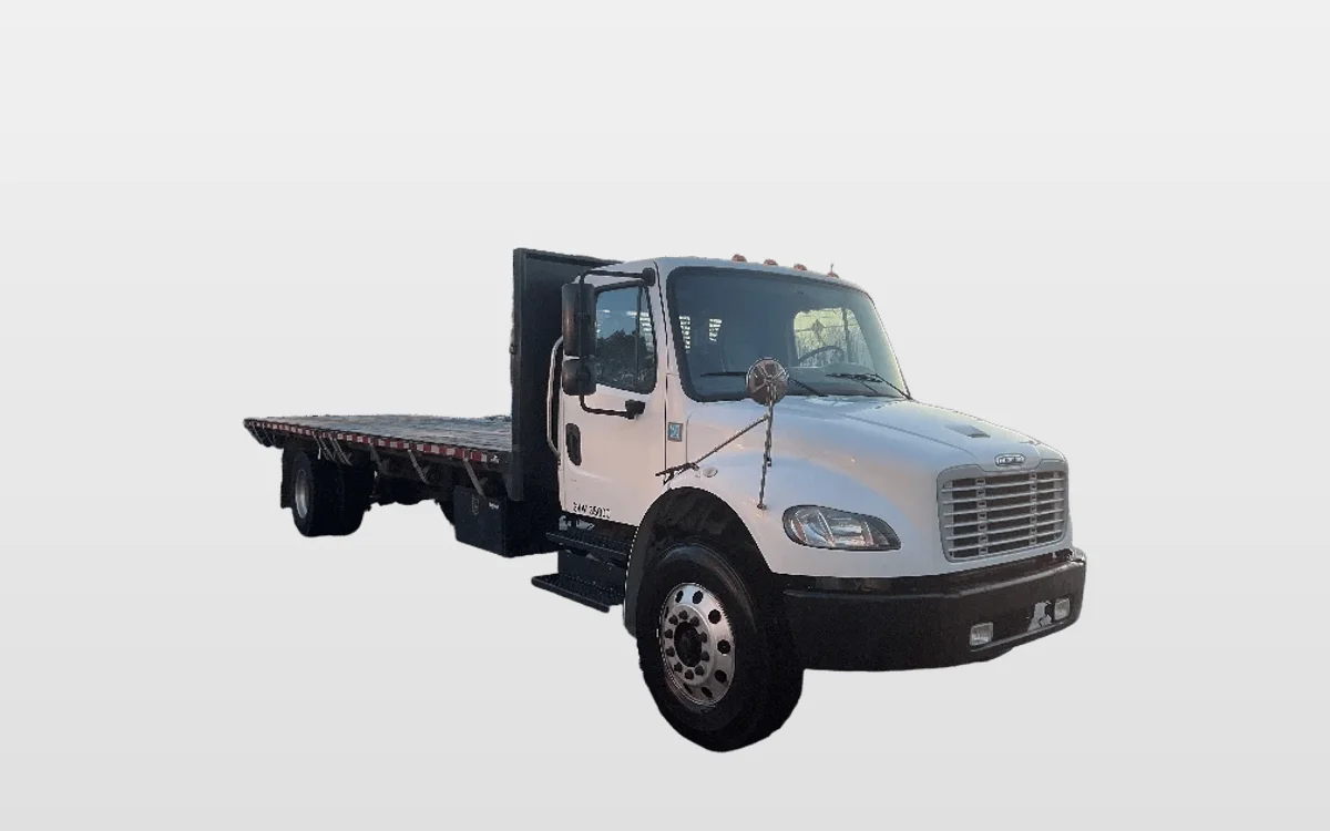 2019 Freightliner M2 106 - image 1