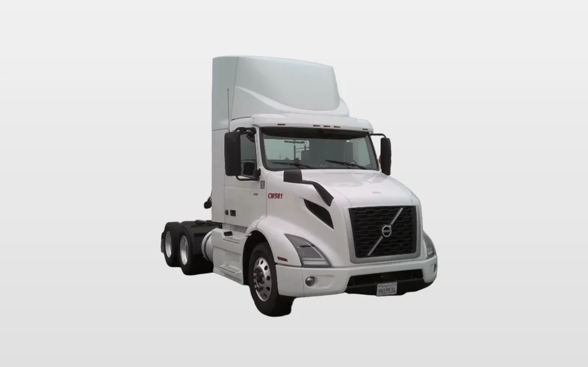2021 Volvo VNR 640 - image 1