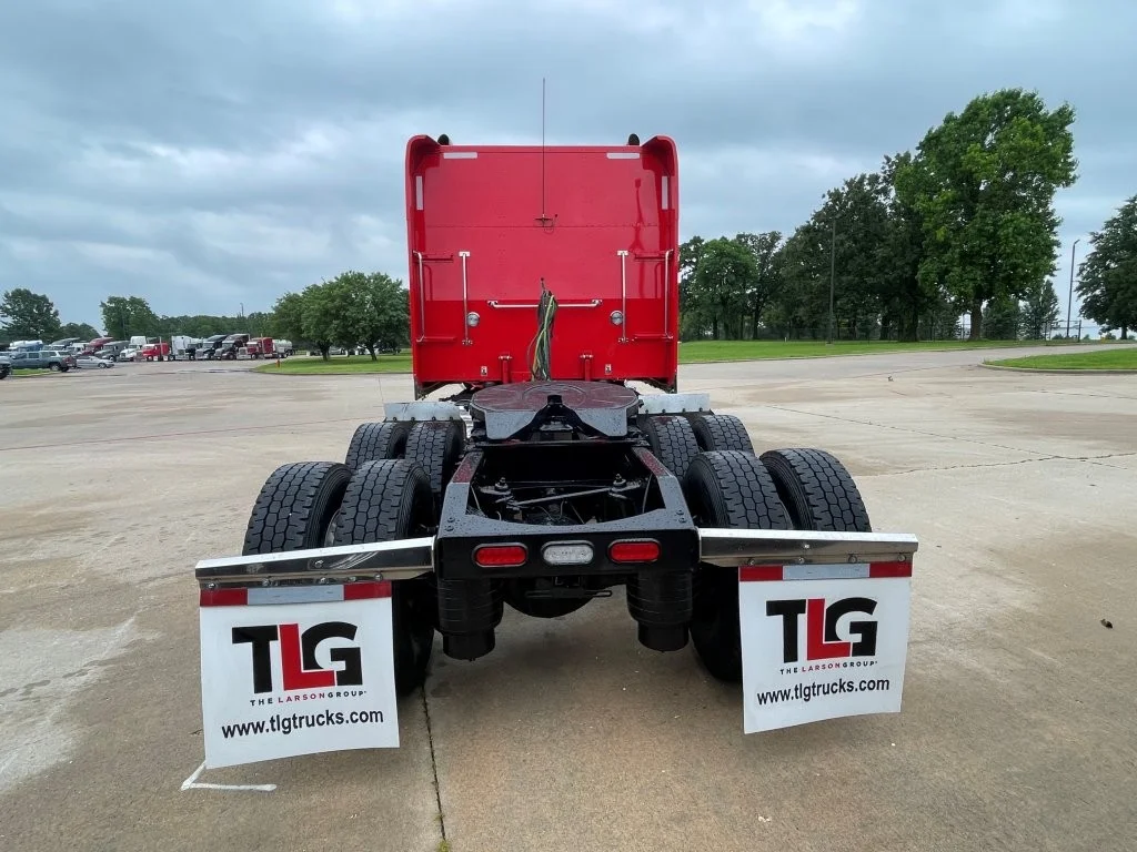2023 Peterbilt 389 in Springfield, MO — photo 4