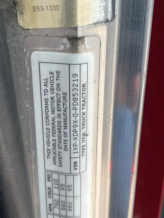 2023 Peterbilt 389 in Springfield, MO — photo 16