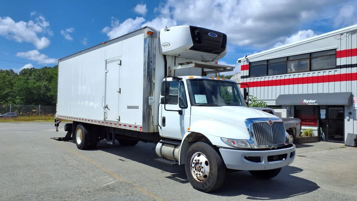 2019 International 4300 in Salisbury, MA — photo 3