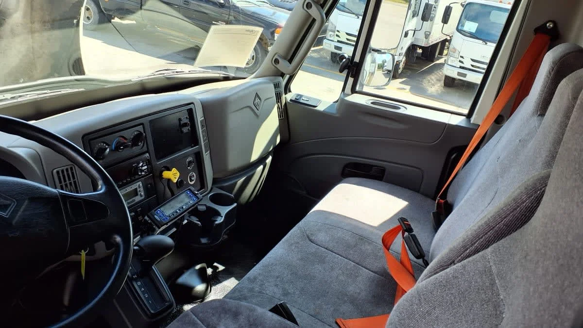 2019 International 4300 in Salisbury, MA — photo 8