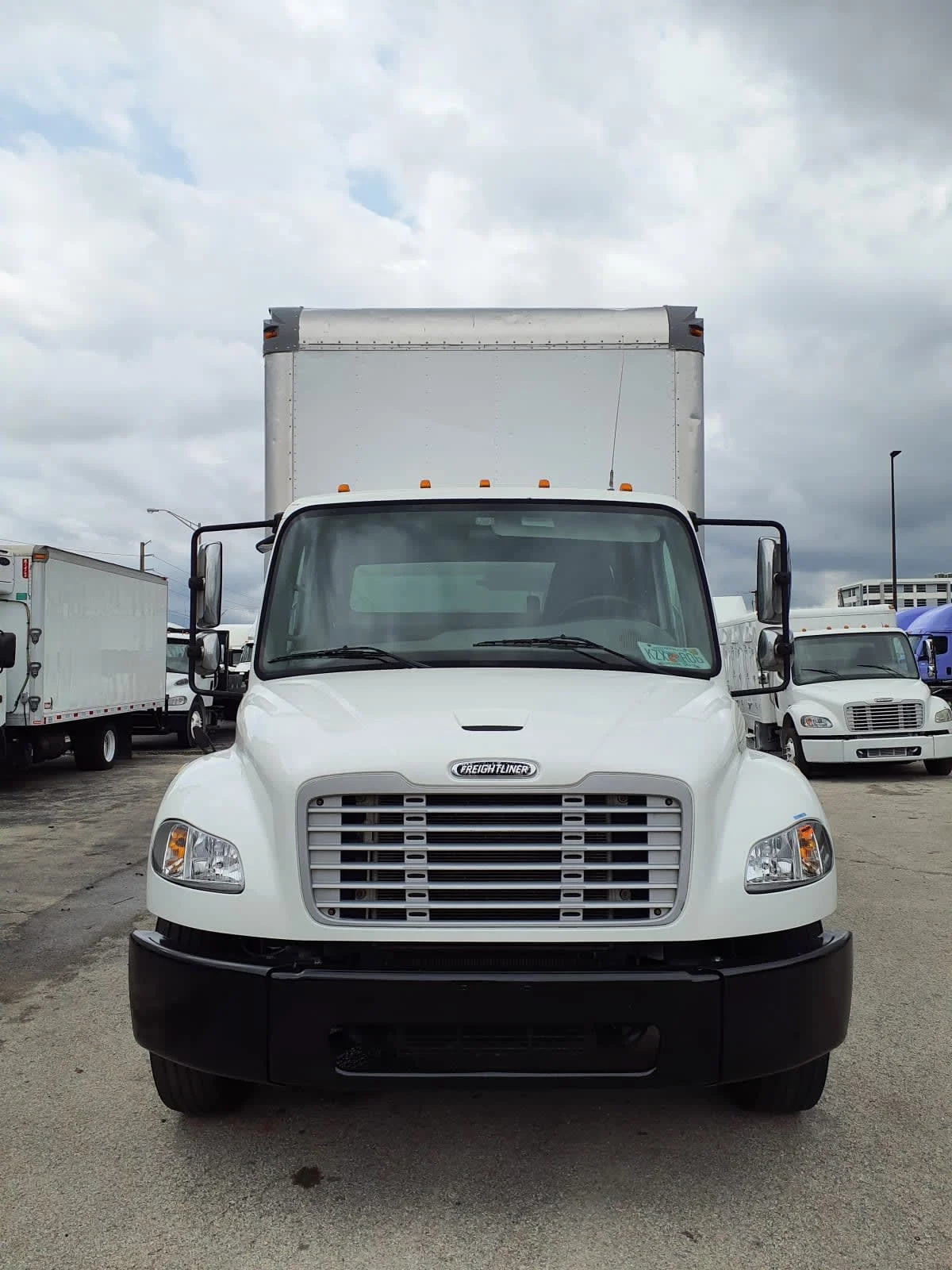 2019 Freightliner M2 106 in Miami, FL — photo 2