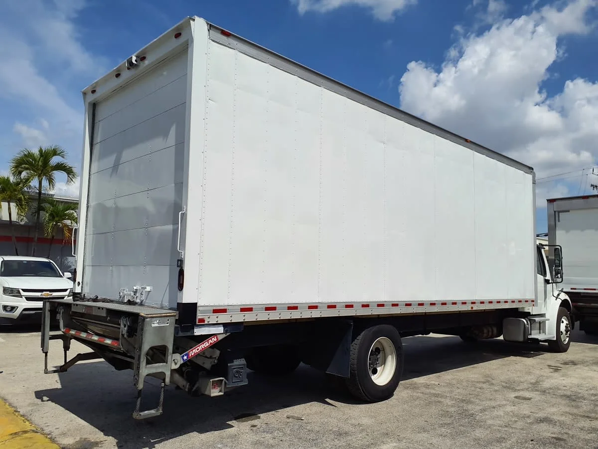 2019 Freightliner M2 106 in Miami, FL — photo 4