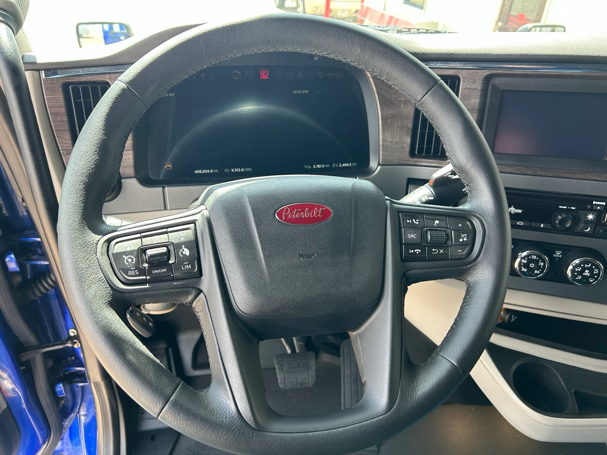 2023 Peterbilt 579 in Joplin, MO — photo 12