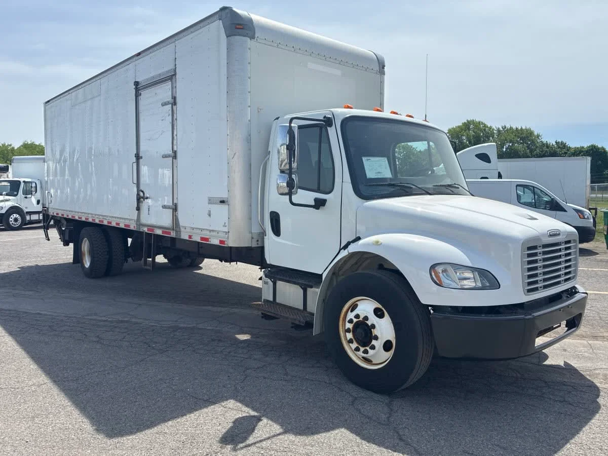 2018 Freightliner M2 106 in Syracuse, NY — photo 3