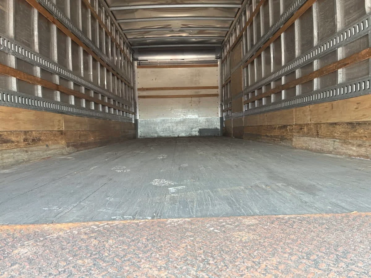 2018 Freightliner M2 106 in Syracuse, NY — photo 8
