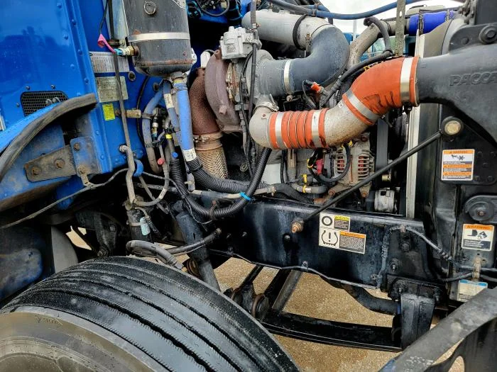 2021 Peterbilt 337 — photo 18