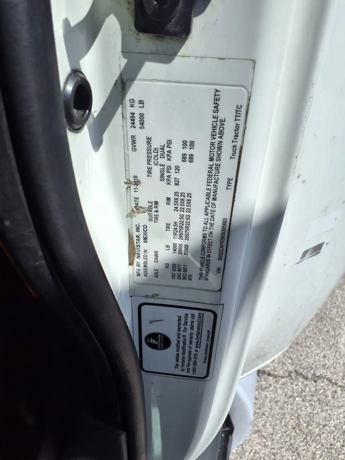 2019 International LT in Cleveland, OH — photo 11