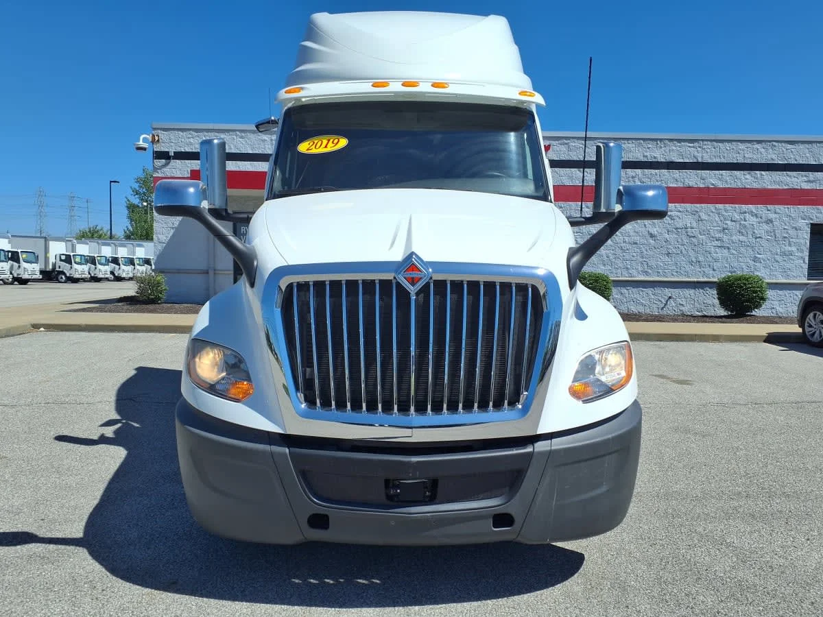 2019 International LT in Cleveland, OH — photo 2