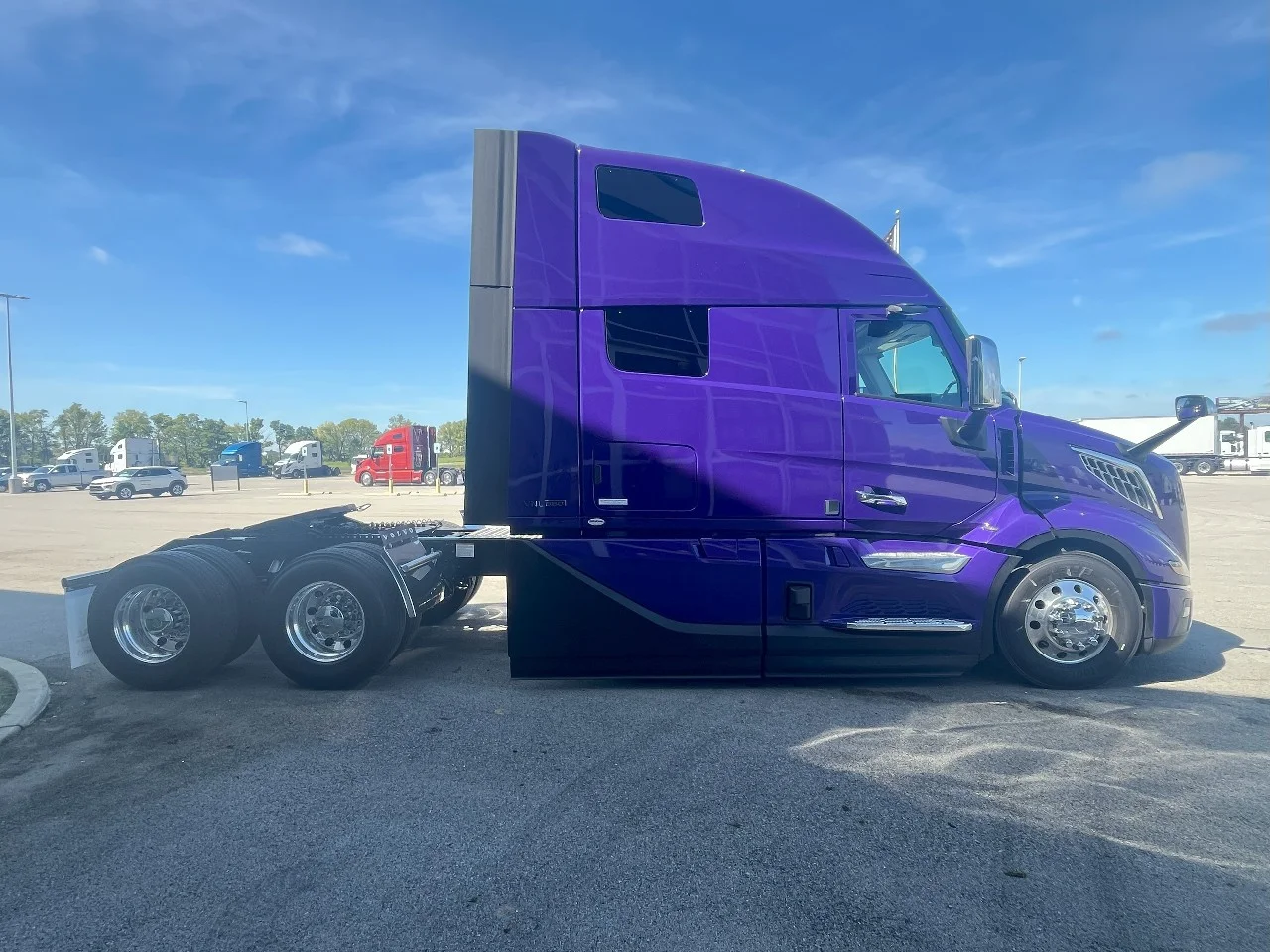 2026 Volvo VNL 860 in Pendleton, IN — photo 4
