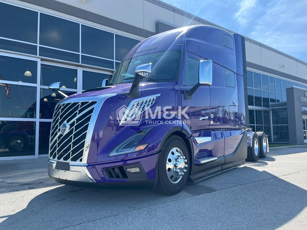 2026 Volvo VNL 860 in Pendleton, IN