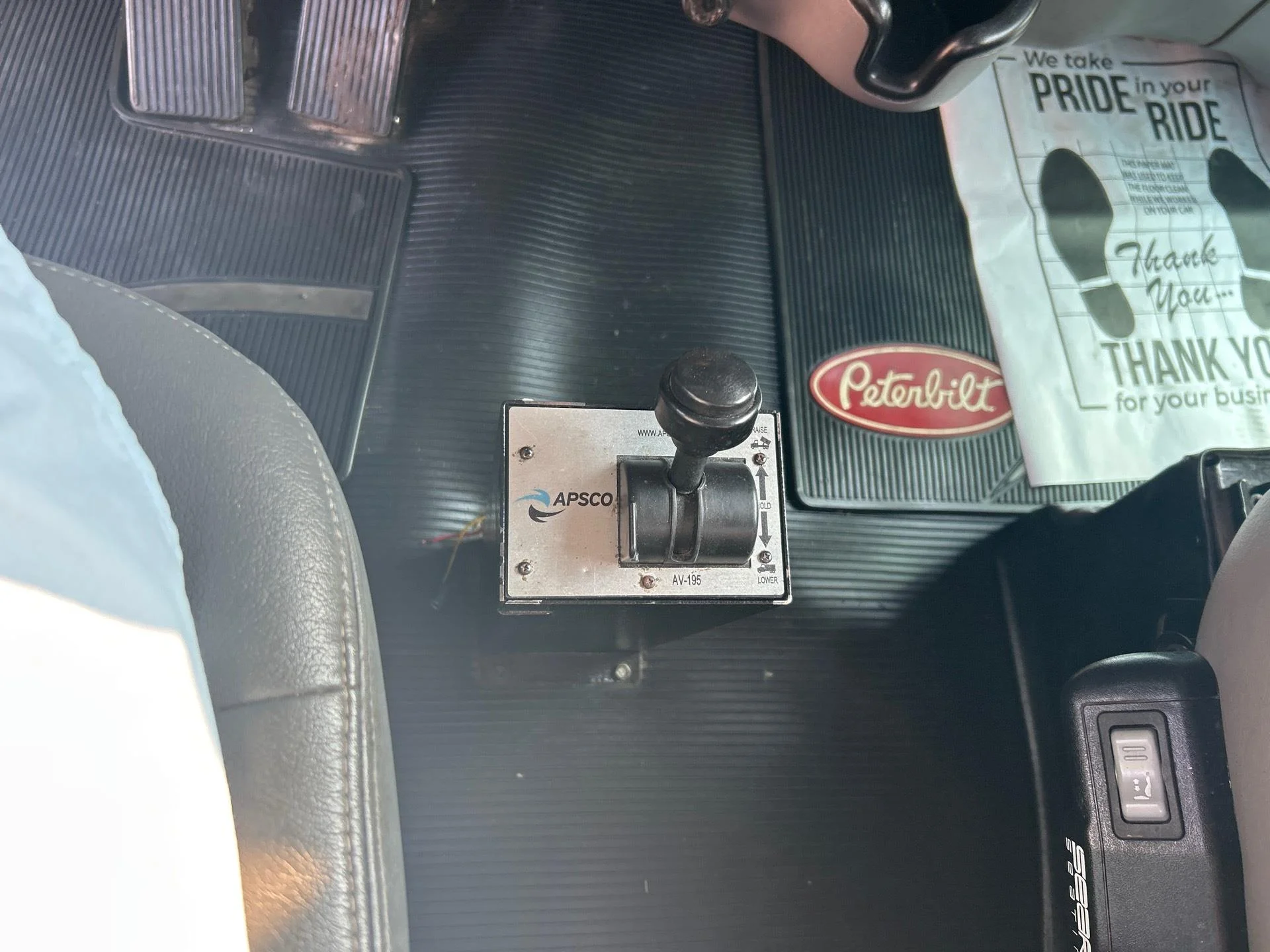 2024 Peterbilt 389 in Zanesville, OH — photo 19