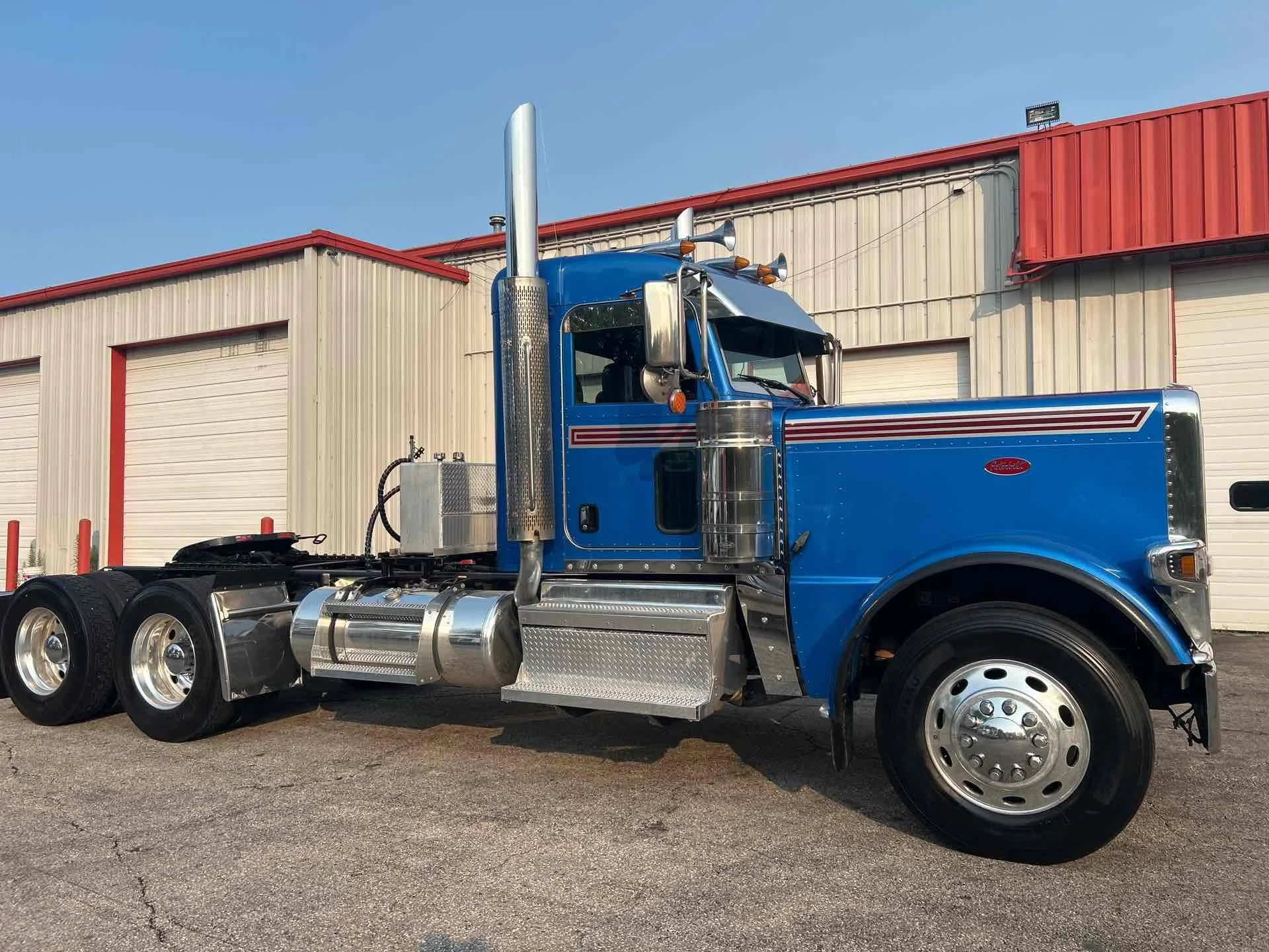 2024 Peterbilt 389 in Zanesville, OH — photo 2