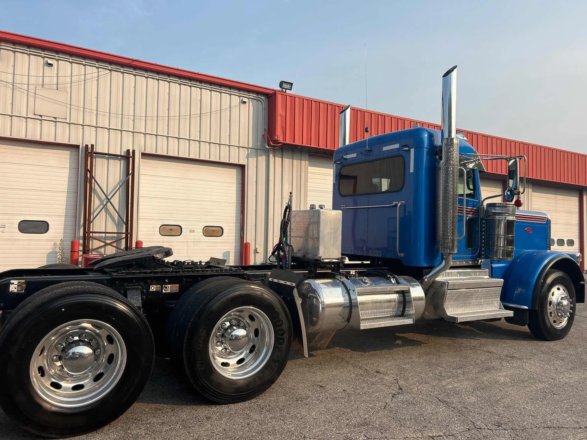 2024 Peterbilt 389 in Zanesville, OH — photo 3