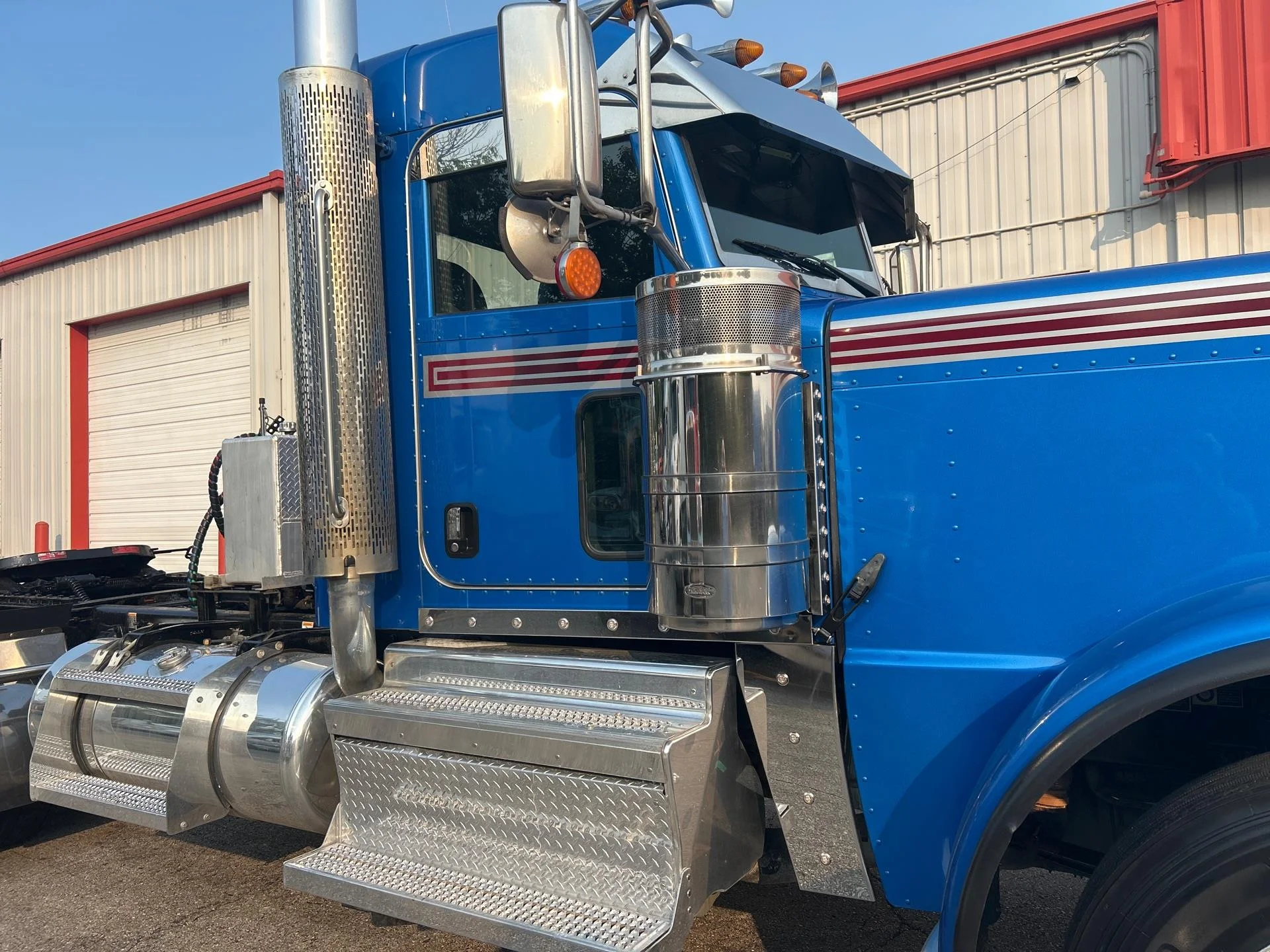 2024 Peterbilt 389 in Zanesville, OH — photo 9