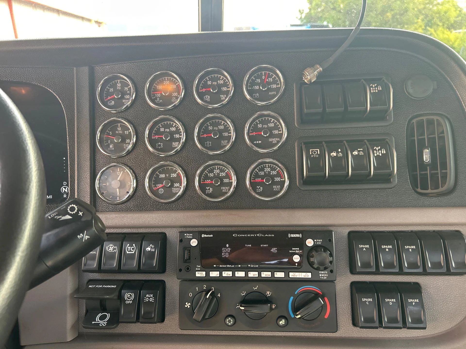 2024 Peterbilt 389 in Zanesville, OH — photo 18