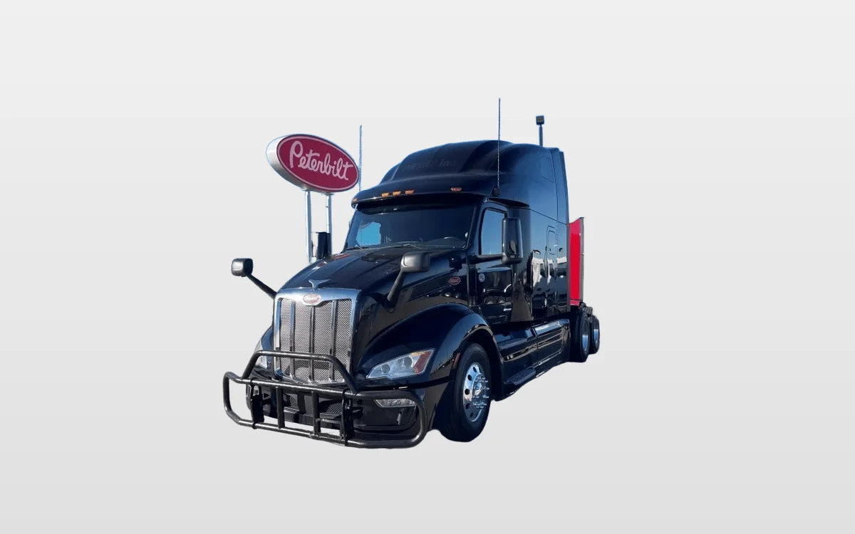 2023 PETERBILT 579 - image 1