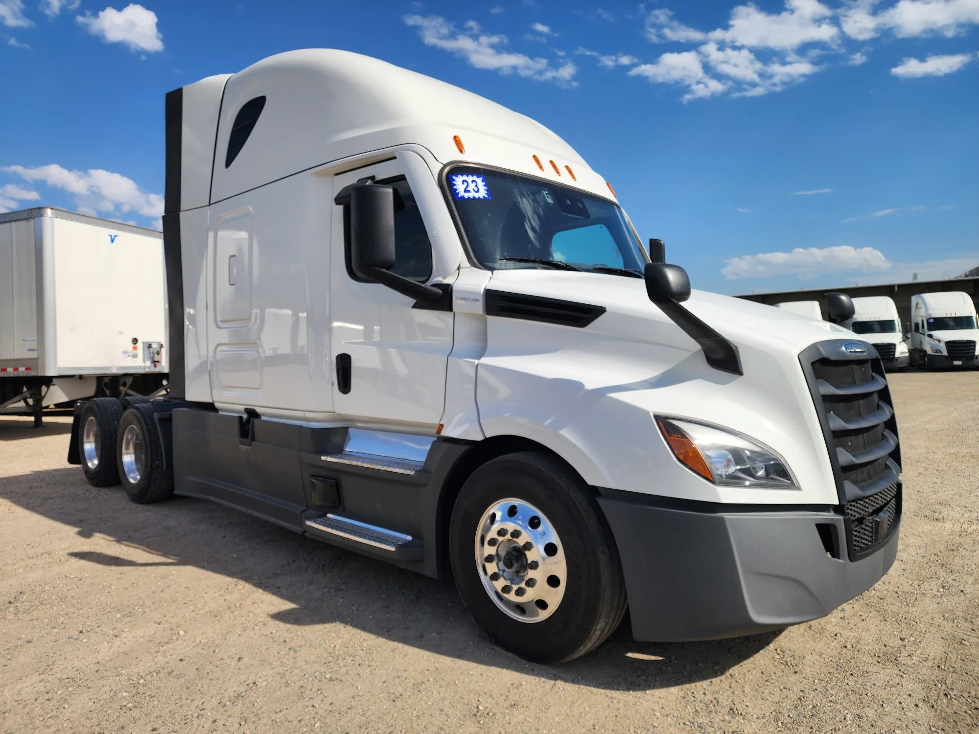 2023 Freightliner Cascadia in Fresno, CA — photo 16