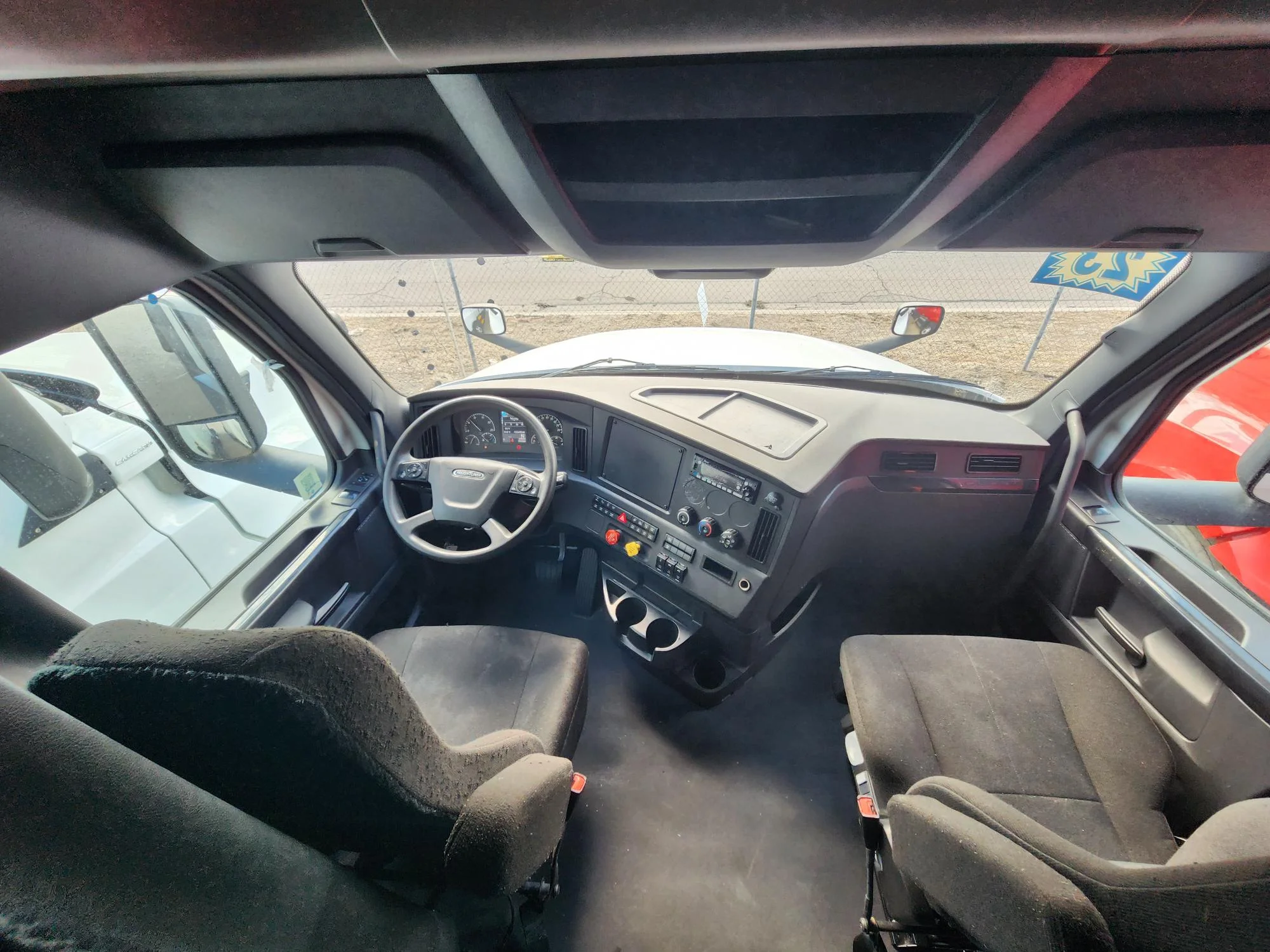 2023 Freightliner Cascadia in Fresno, CA — photo 6