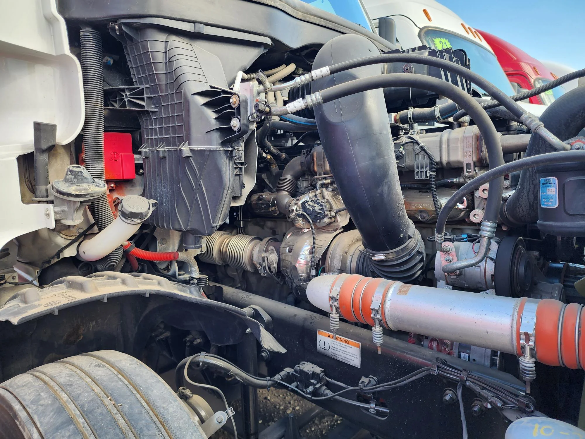 2023 Freightliner Cascadia in Fresno, CA — photo 12