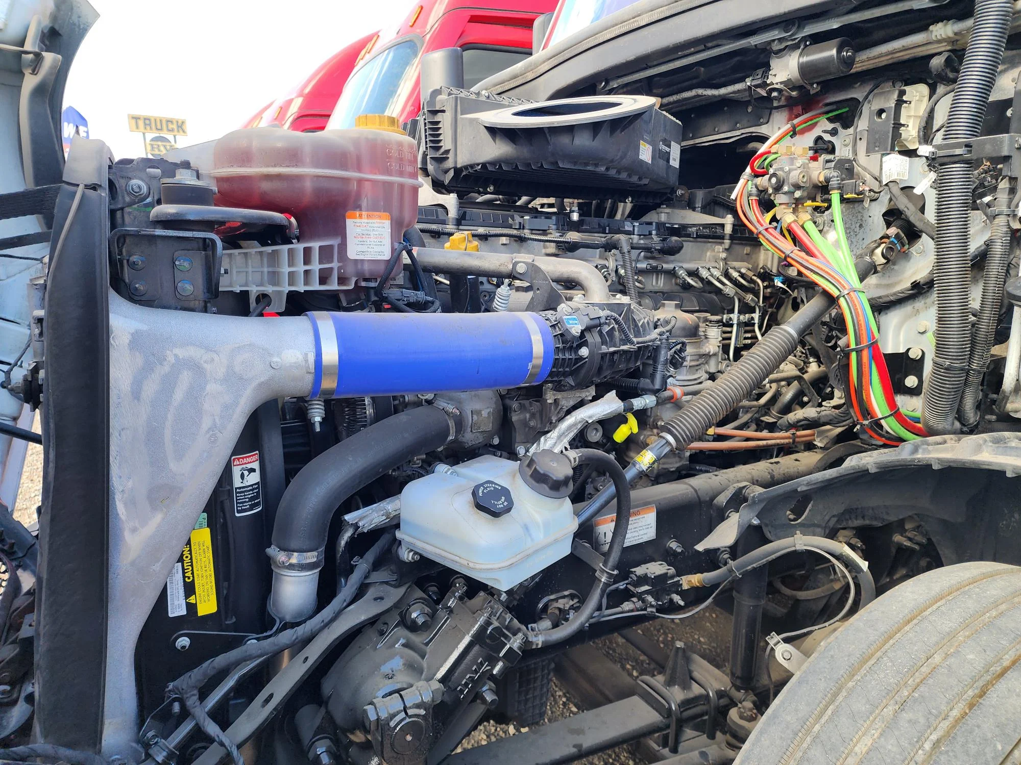 2023 Freightliner Cascadia in Fresno, CA — photo 11