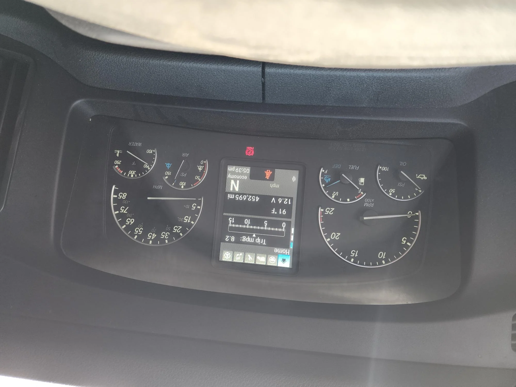 2023 Freightliner Cascadia in Fresno, CA — photo 13