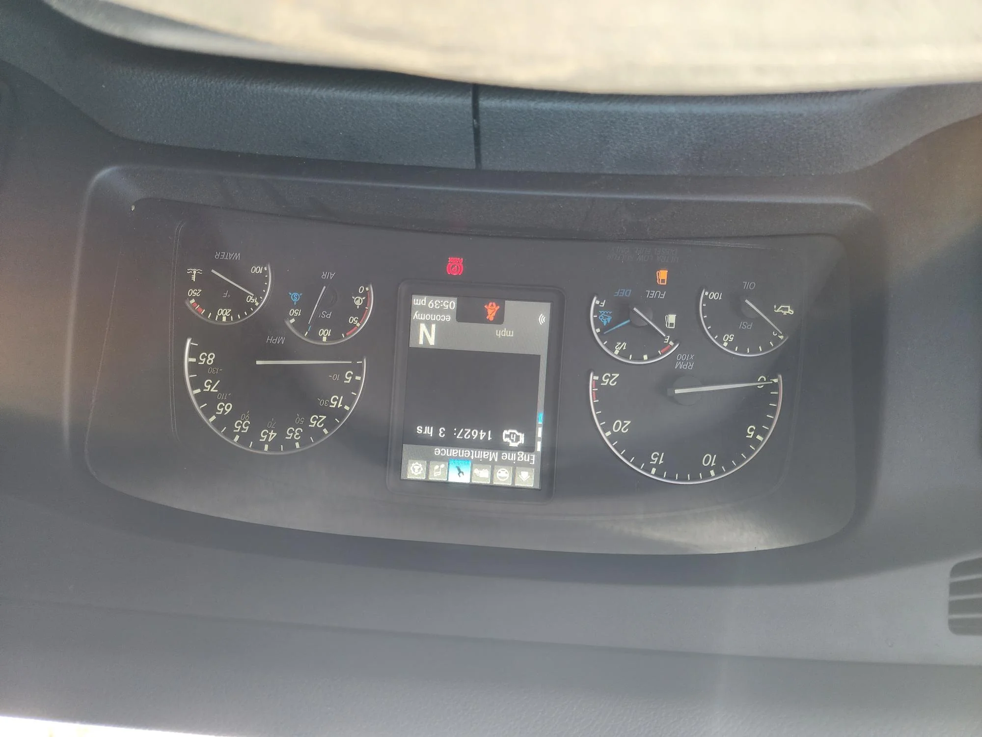 2023 Freightliner Cascadia in Fresno, CA — photo 15