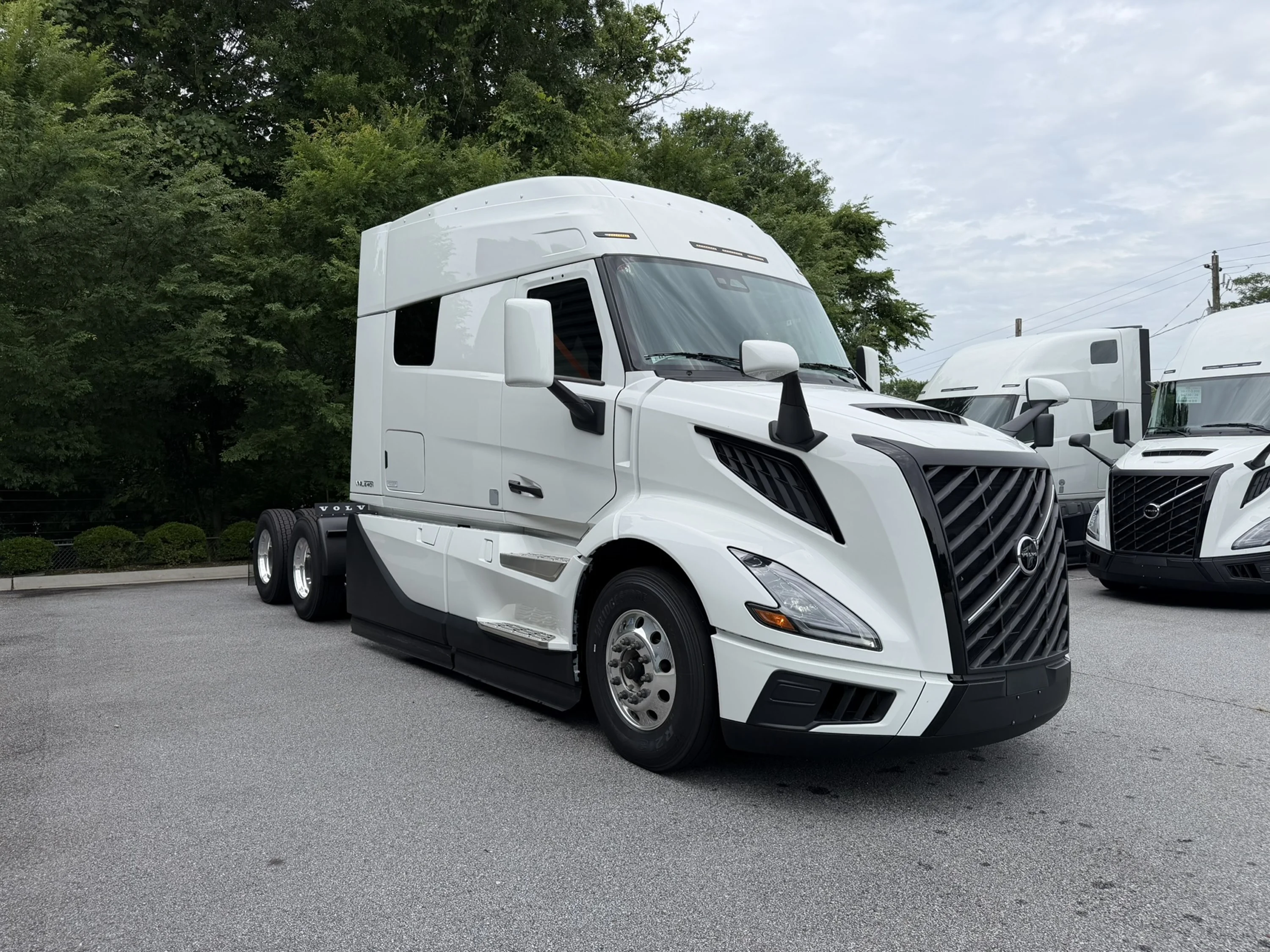 2027 Volvo in Adairsville, GA — photo 3