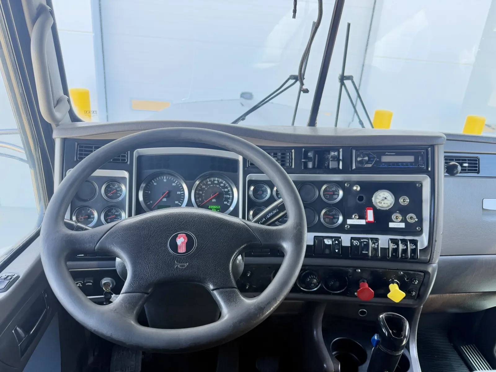 2007 Kenworth W900 in New Lenox, IL — photo 16