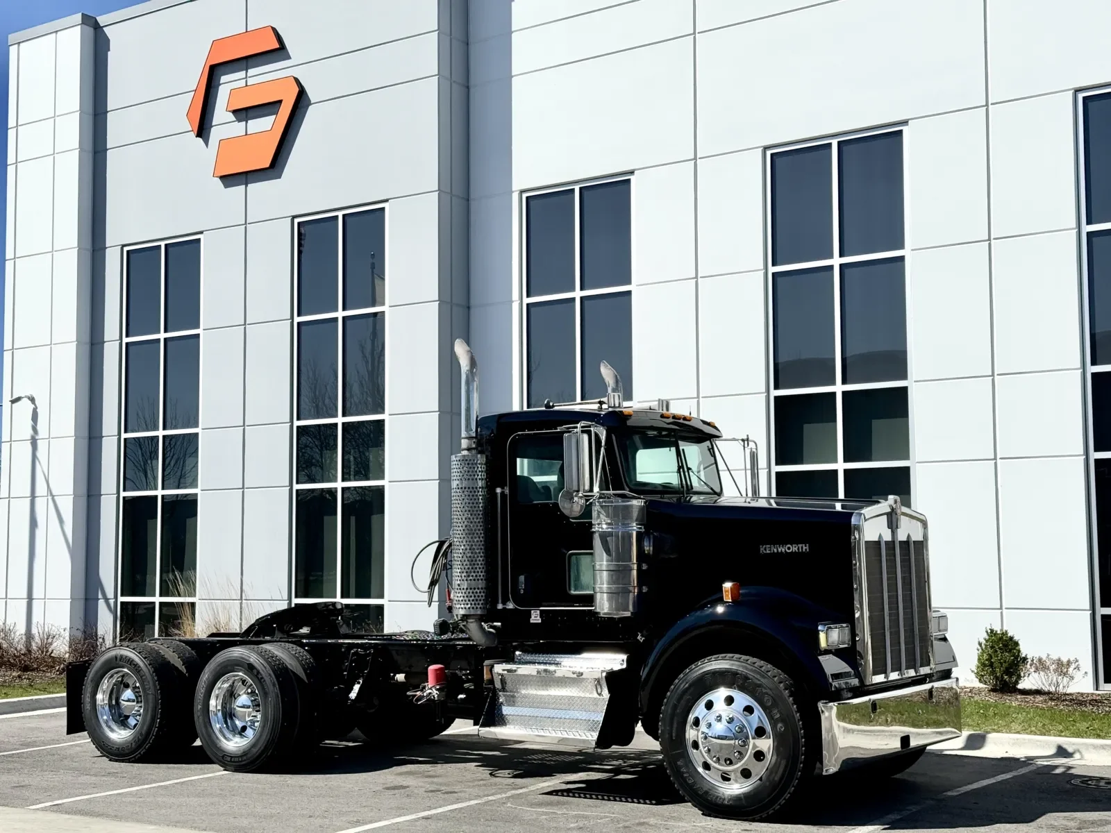 2007 Kenworth W900 in New Lenox, IL — photo 2