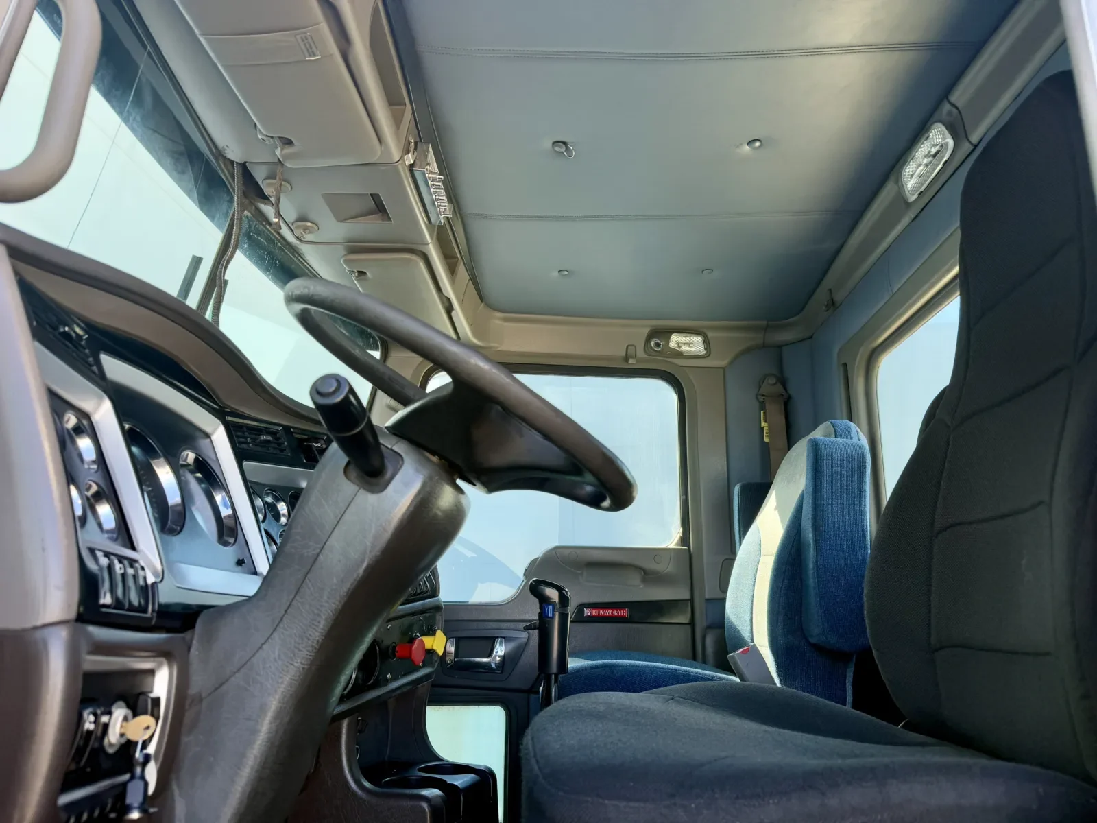 2007 Kenworth W900 in New Lenox, IL — photo 14
