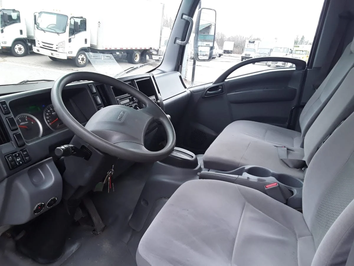 2019 Isuzu NPR - image 7